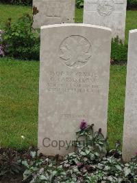 Etaples Military Cemetery - Armstrong, Osborne James